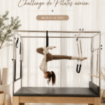 Femme pratiquant le Pilates aérien dans un studio avec des hamacs.
