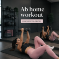 Femme s'entraînant à domicile avec des accessoires de fitness