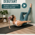Femme faisant du Pilates mural dans son salon