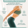 Femme pratiquant des exercices abdominaux hypopressifs sur un tapis de yoga.