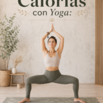 Femme pratiquant le yoga sur un tapis dans un cadre relaxant, illustrant l'idée de brûler des calories grâce aux postures de yoga.