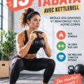 Femme faisant un entraînement Tabata avec kettlebell dans un parc