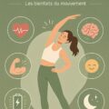 Une femme souriante en train de danser dans un parc, illustrant le bonheur de bouger son corps.