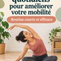 Femme s'étirant dans un salon, améliorant sa mobilité en pratiquant des étirements quotidiens.
